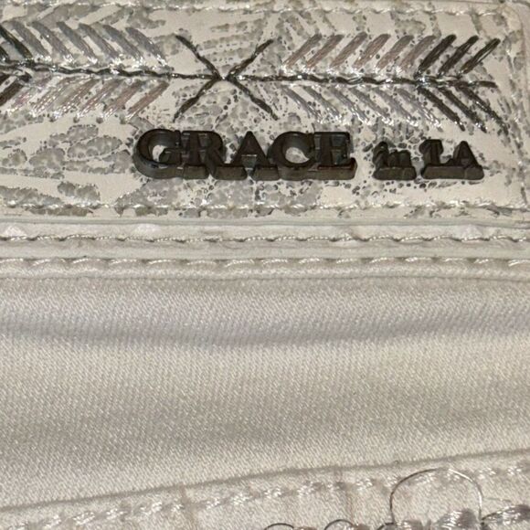 Grace in LA white cut off jean shorts Sz 27 silver & beaded - Picture 3 of 9